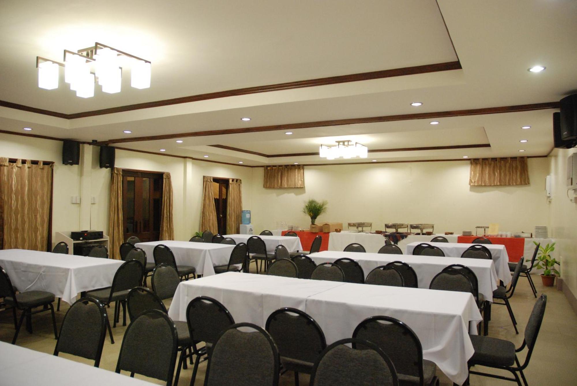 Hotel Tropika Davao Ngoại thất bức ảnh
