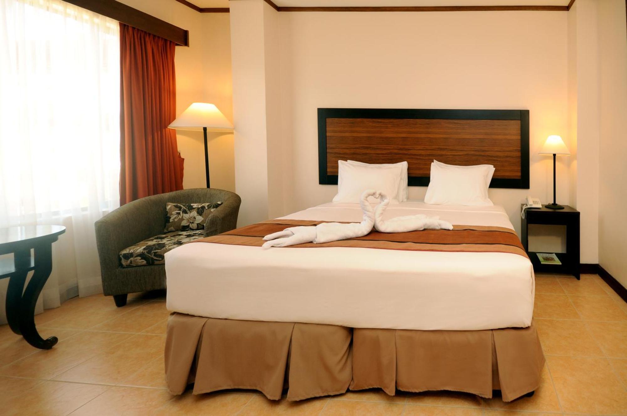 Hotel Tropika Davao Ngoại thất bức ảnh