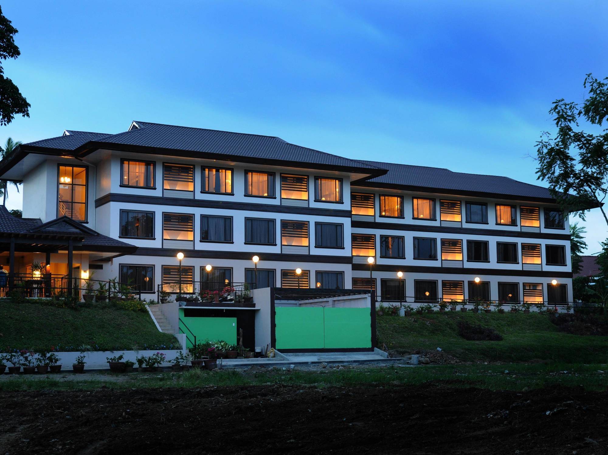 Hotel Tropika Davao Ngoại thất bức ảnh