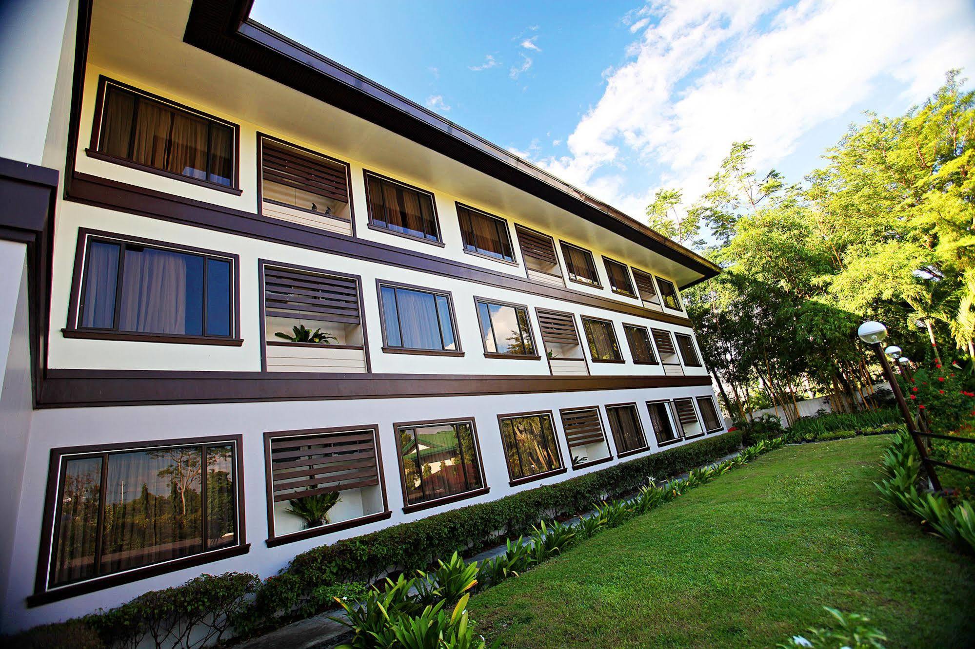 Hotel Tropika Davao Ngoại thất bức ảnh