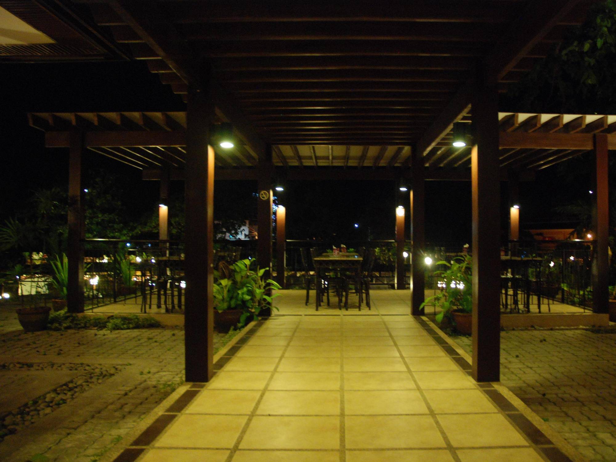 Hotel Tropika Davao Ngoại thất bức ảnh