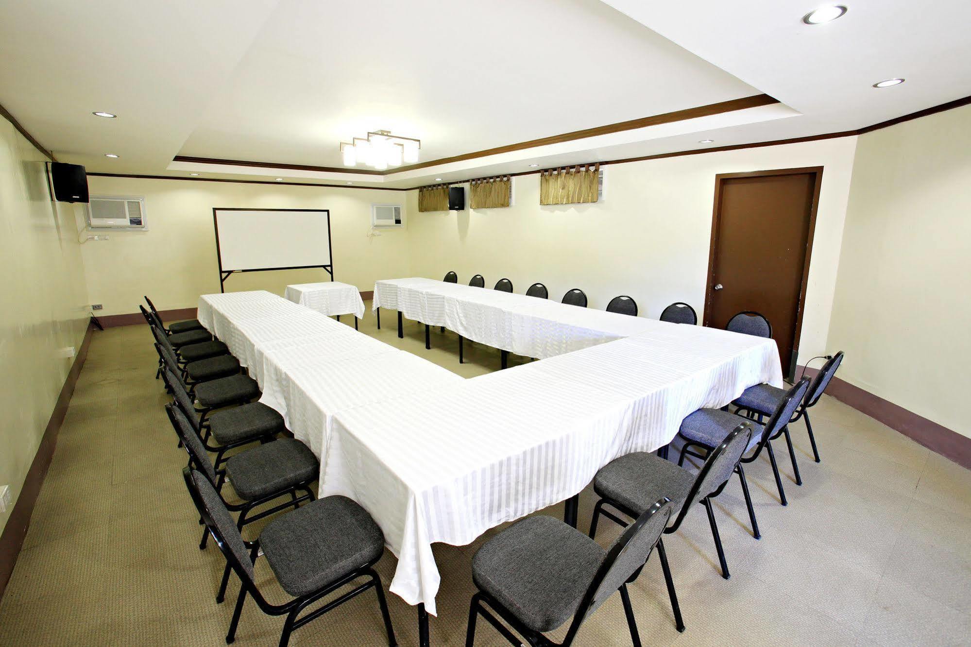 Hotel Tropika Davao Ngoại thất bức ảnh