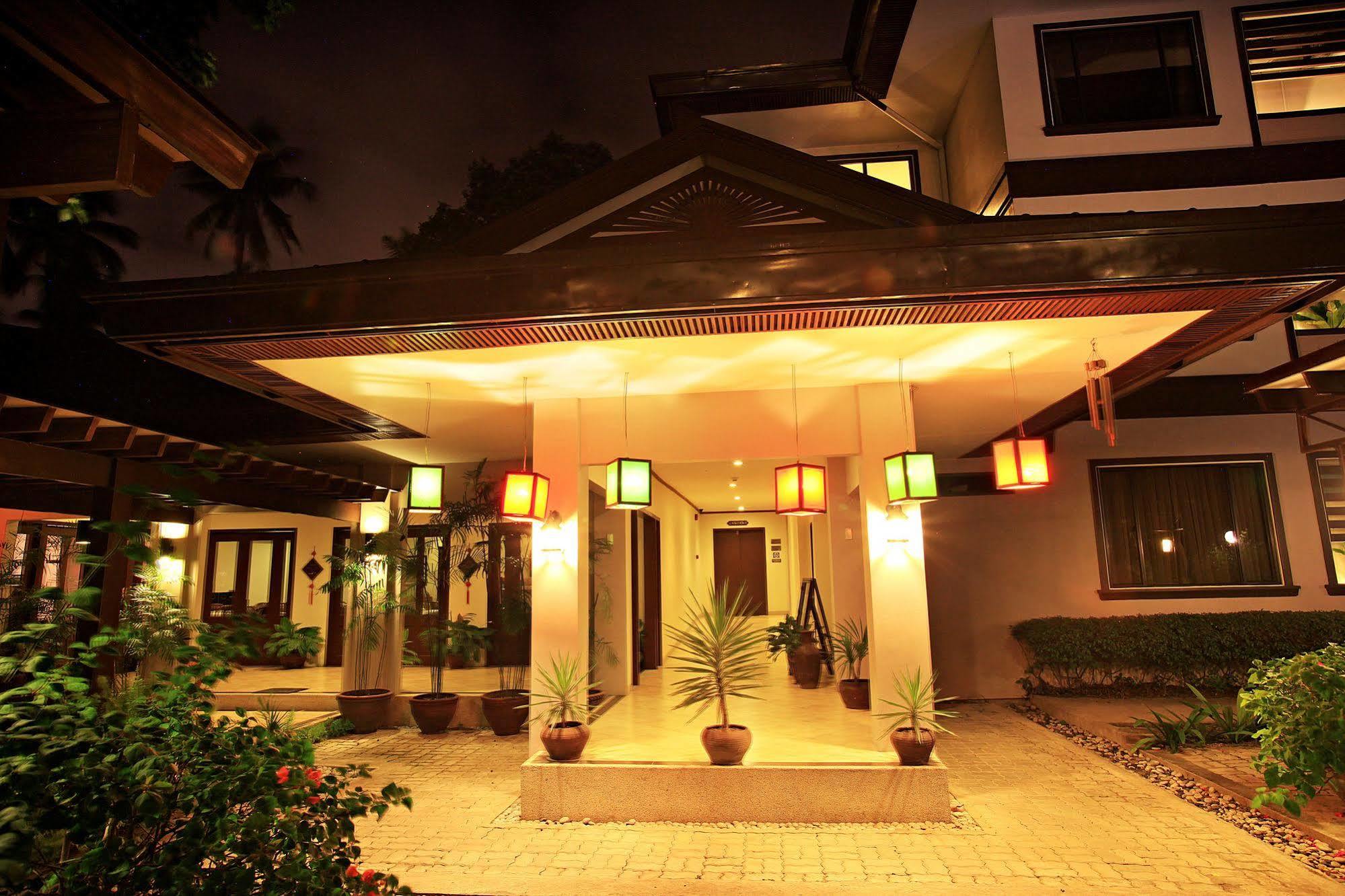 Hotel Tropika Davao Ngoại thất bức ảnh