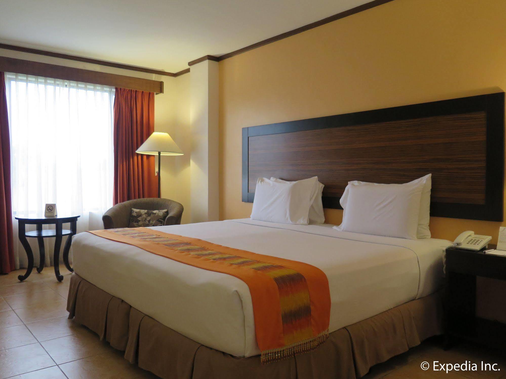 Hotel Tropika Davao Ngoại thất bức ảnh