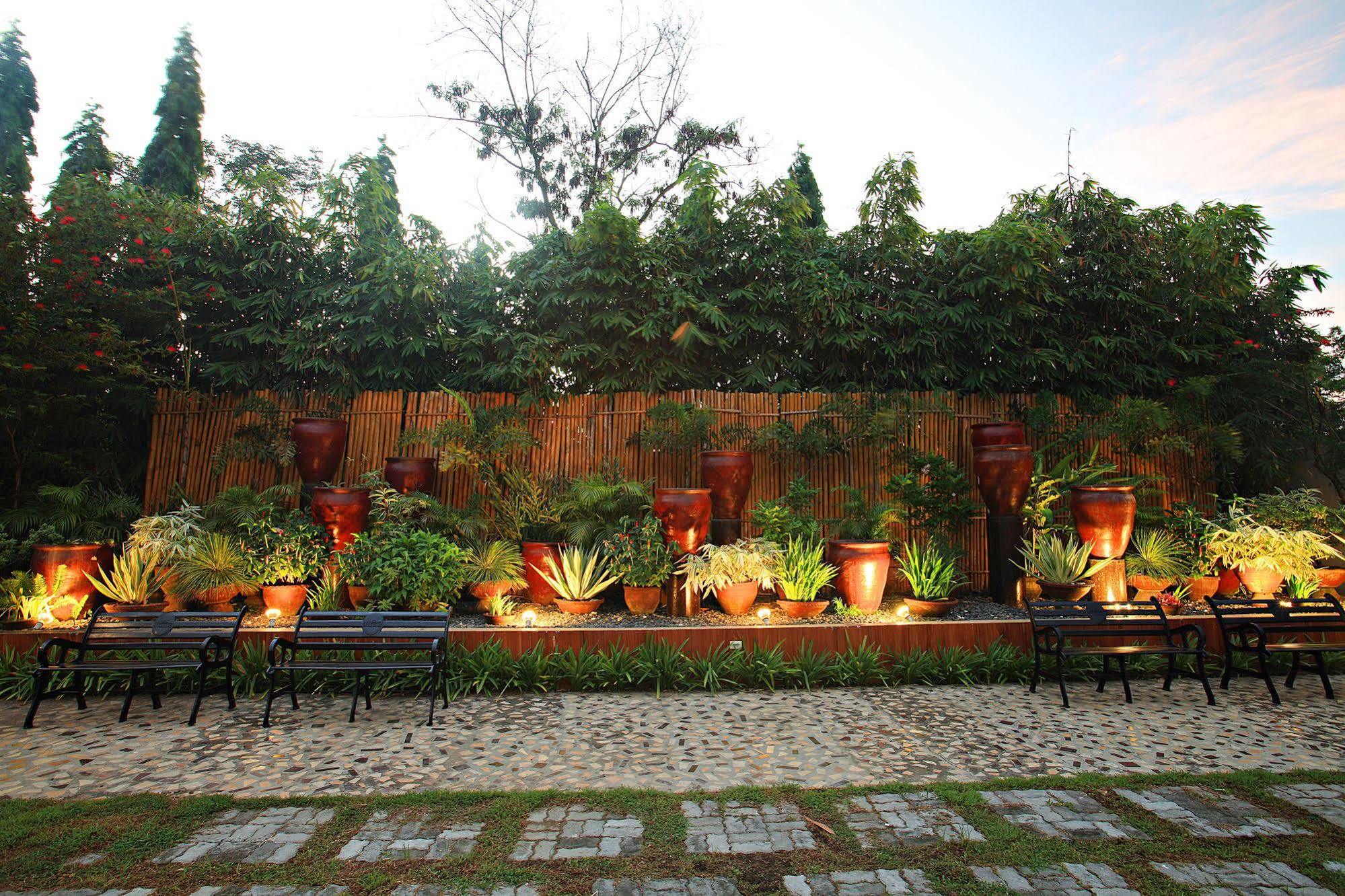 Hotel Tropika Davao Ngoại thất bức ảnh