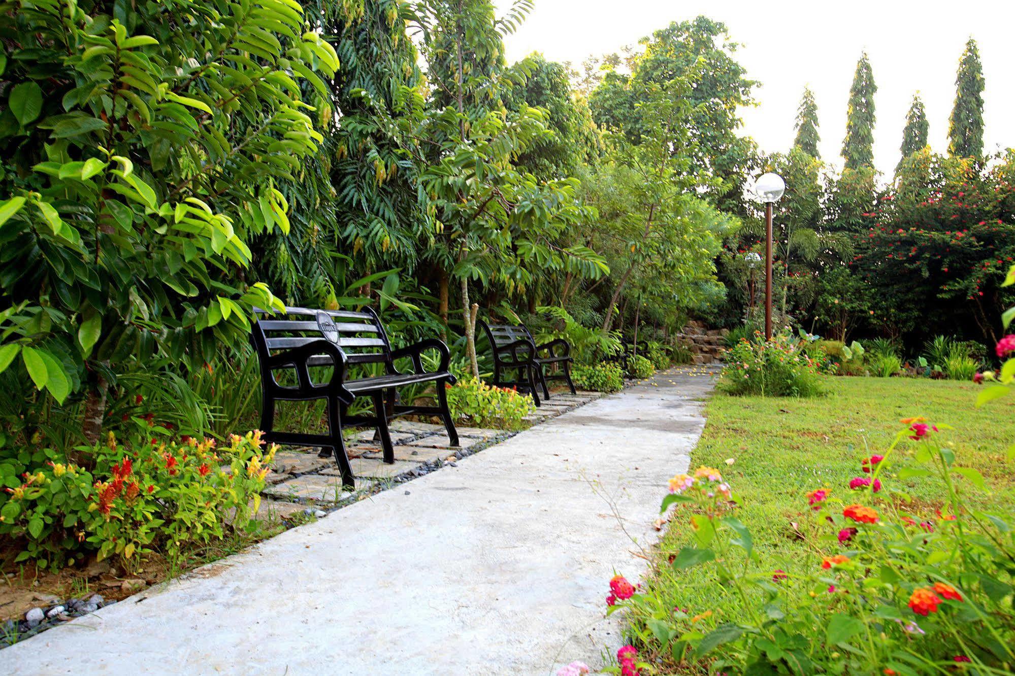 Hotel Tropika Davao Ngoại thất bức ảnh